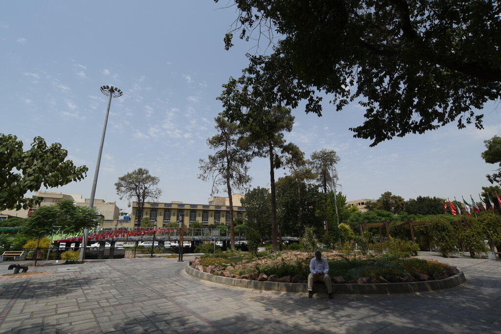 میدان بازار دوم نازی آباد