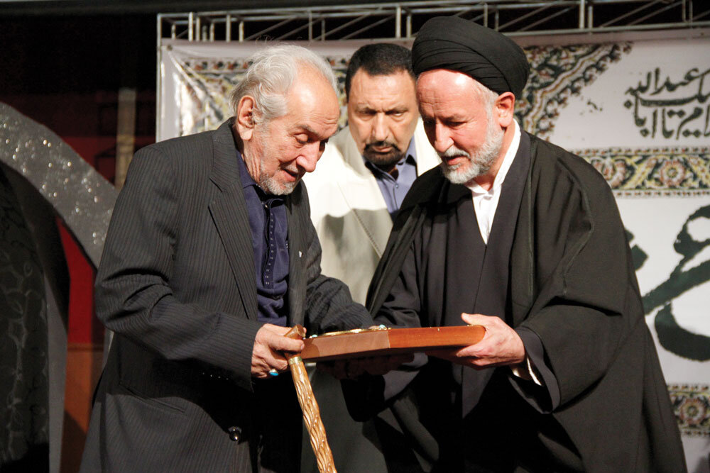 خاطره خواندنی شاعر نام آشنا با علامه امینی