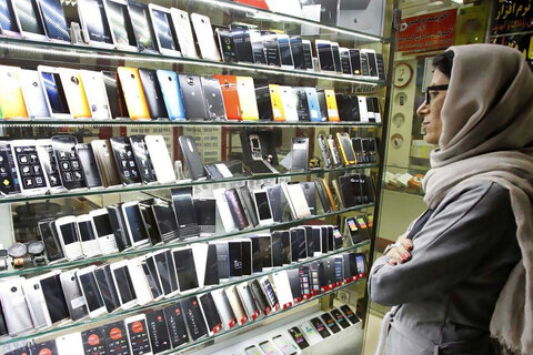 آغاز ثبت سفارش واردات تلفن همراه؛ گره بازار موبایل باز می شود؟