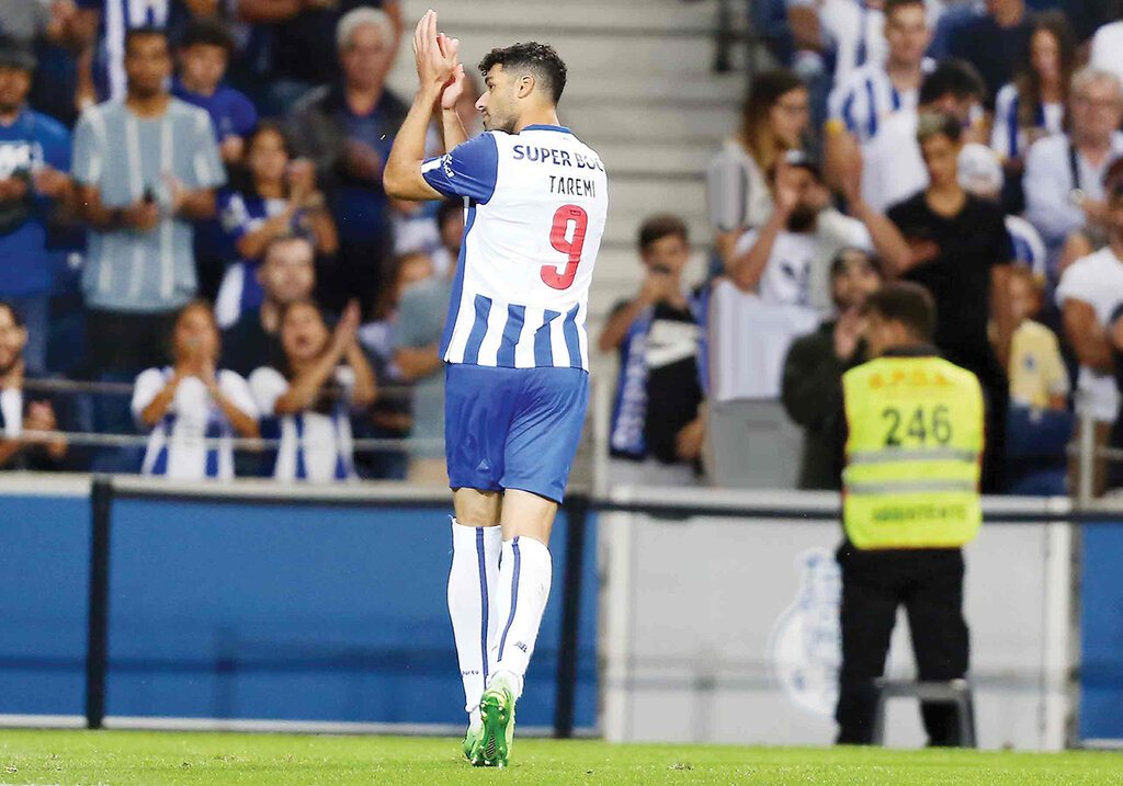 زوج محبوب تیم ملی فوتبال از هم فاصله گرفتند! | مانع احتمالی حضور مهاجم ایرانی در تیم کیروش