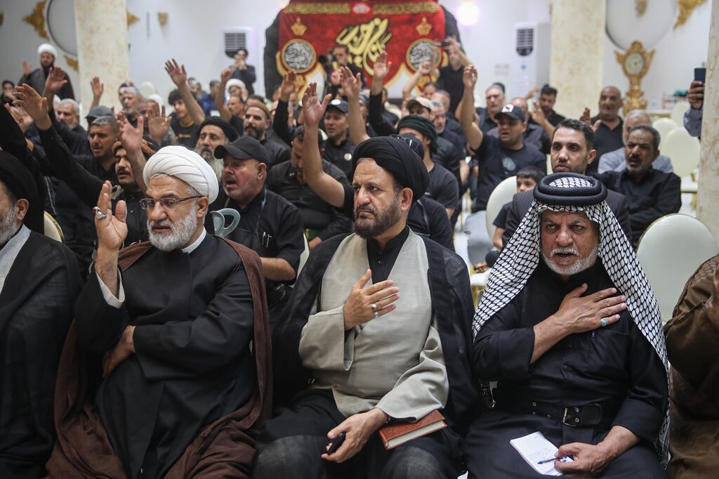 ۵۰ موکب دار عراقی تجلیل شدند | نواب: کاری که شما میکنید در تاریخ بینظیر است