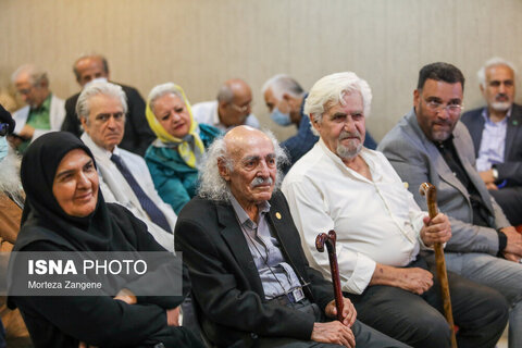مراسم هنرمندان پیشکسوت