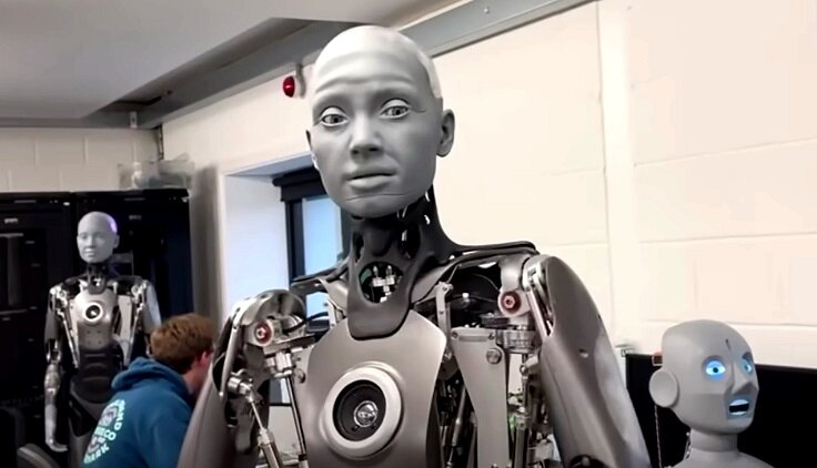 اطمینان دادن یک روبات به انسان‌ها درباره تسخیر جهان | ترمیناتور یا خدمتکار؟