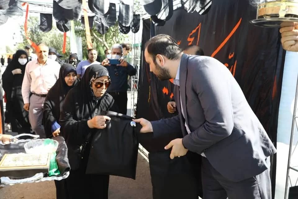 💥بدرقه ۲۰۰ زائر کربلا از جوار مقبره شهدا