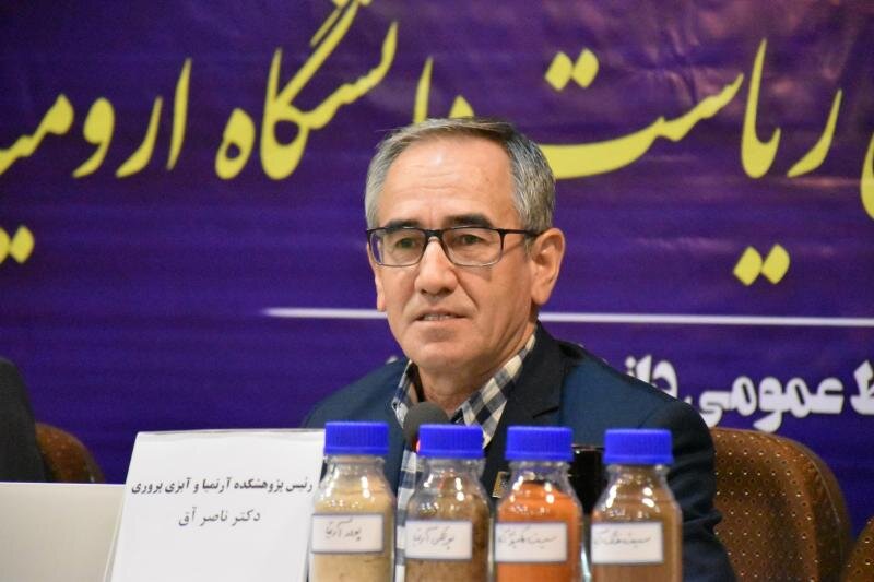 دریاچه ارومیه میتواند سالی۱۵۰۰ میلیارد تومان درآمدزایی کند | چگونه میتوان از ریزگرد نمکی دریاچه جلوگیری کرد؟| نشست ۸ میلیارد تُن نمک در بستر دریاچه