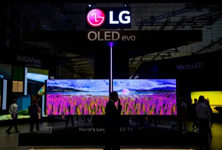 تلویزیونی بزرگتر از یک فیل | غول ۹۷ اینچی به بازار آمد