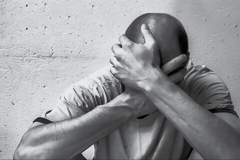 اعتیاد دوباره معتادان به خاطر کمبود یک دارو و گرانی دیگری | سوءاستفاده شرکت‌های پخش دارو | ترغیب کشاورزان به کشت غیرقانونی خشخاش