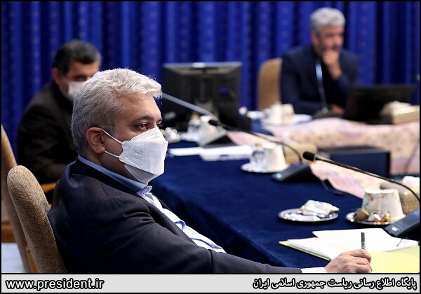 تصویری خاص از تنهایی معاون مستعفی رئیسی در یک جلسه مهم دولتی‌ها