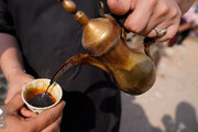 تصاویر | پذیرایی از زوار اربعین با قهوه عراقی