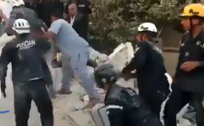 لحظه نجات دختر بچه در اردن