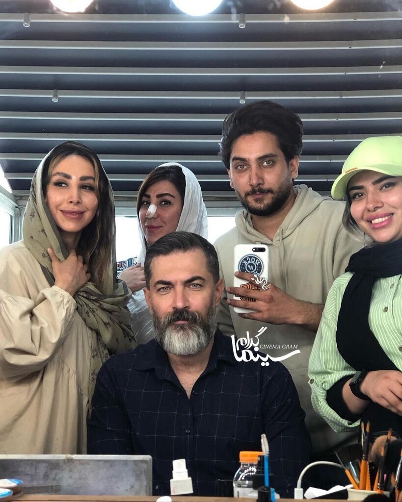 تصاویر جذاب از پشت صحنه سریال یاغی | علی شادمان بدون گریم در کنار نیکی کریمی |   پارسا پیروزفر در عوامل سریال