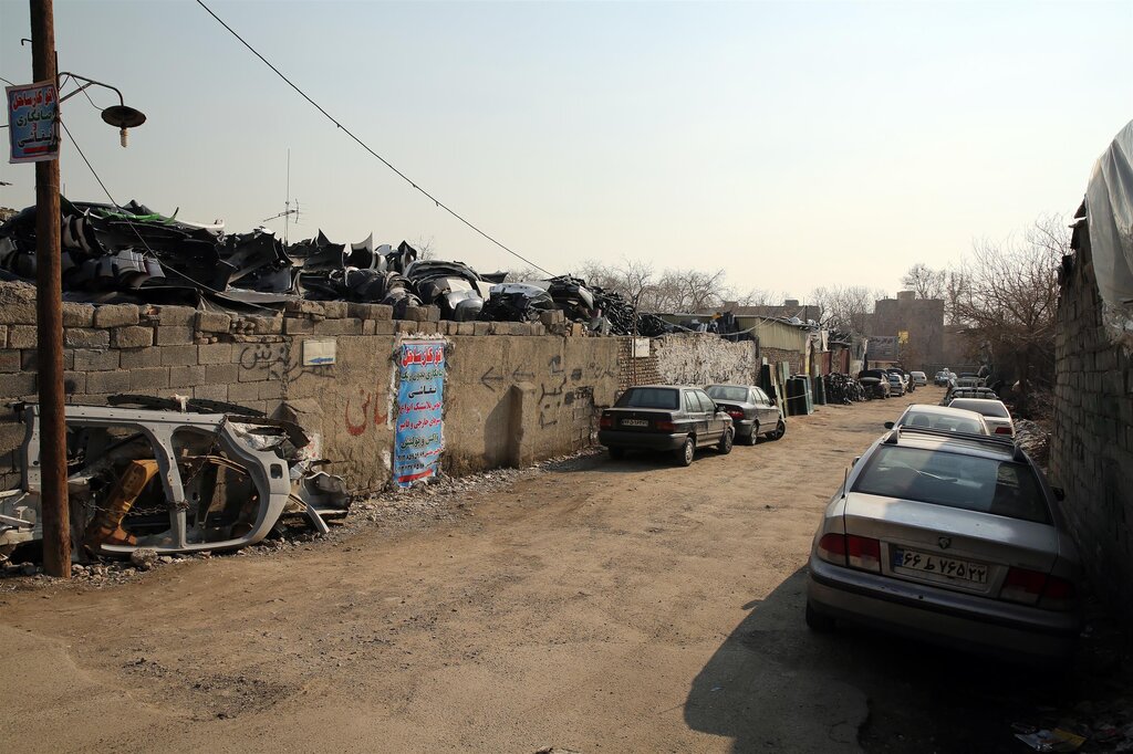 چپی و موتور خاموشها اینجا معامله میشوند | از تویوتا تا پراید تصادفی در گاراژهای اسقاطی پایتخت