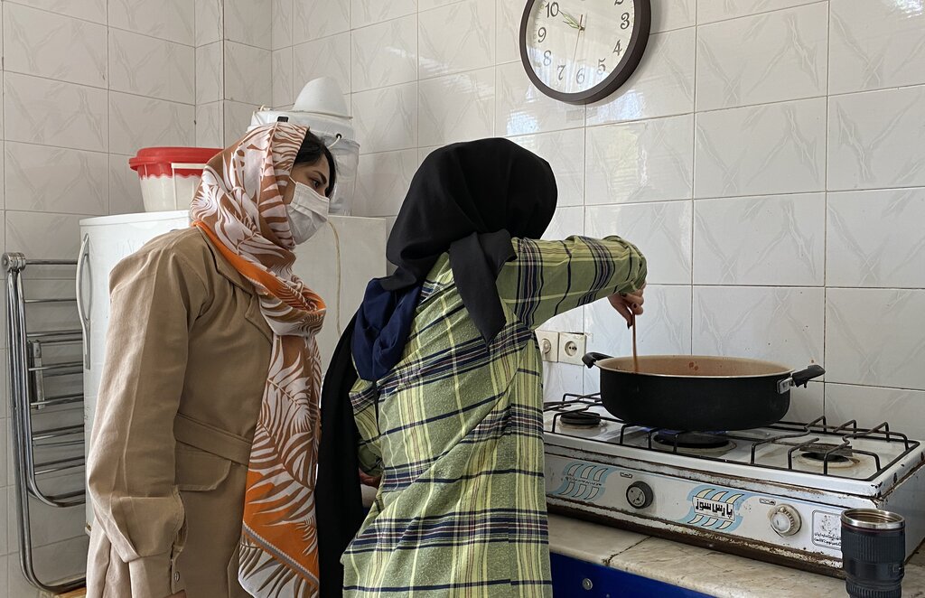 پای صحبت چهره معروف شبکههای مجازی و نیکوکارِ از تورنتو برگشته | شنبهها نارون کهریزک بوی خانه را میدهد