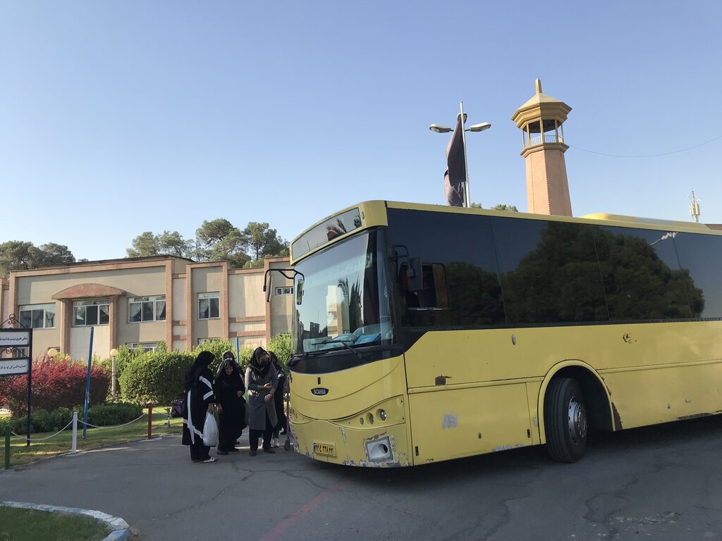 پای صحبت چهره معروف شبکههای مجازی و نیکوکارِ از تورنتو برگشته | شنبهها نارون کهریزک بوی خانه را میدهد