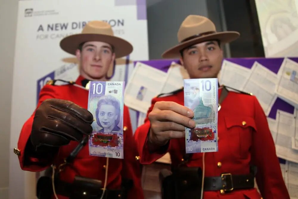 تصاویر ۷ اسکناس خاص جهان | تنها ارز عمودی دنیا ببینید | پول قابل شستشو متعلق به کدام کشور است؟