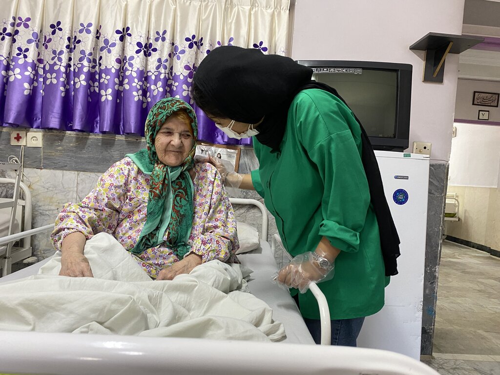 پای صحبت چهره معروف شبکههای مجازی و نیکوکارِ از تورنتو برگشته | شنبهها نارون کهریزک بوی خانه را میدهد