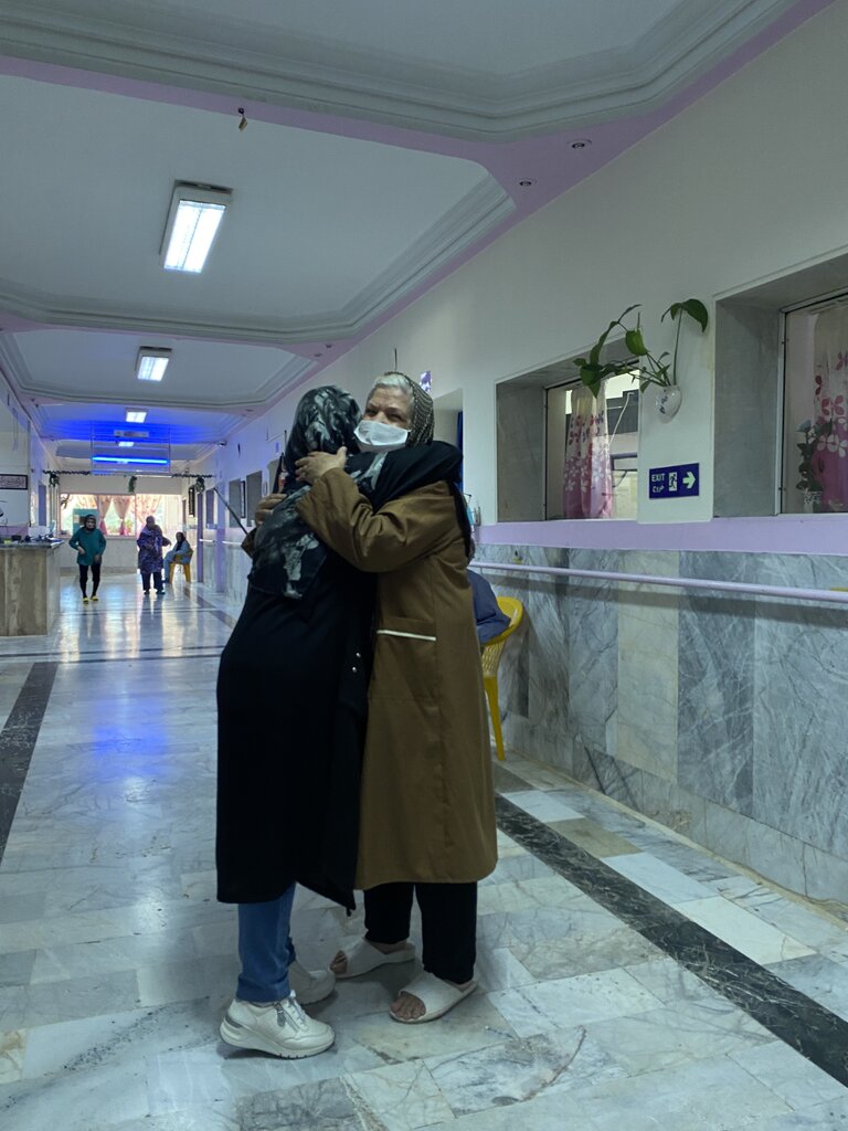 پای صحبت چهره معروف شبکههای مجازی و نیکوکارِ از تورنتو برگشته | شنبهها نارون کهریزک بوی خانه را میدهد