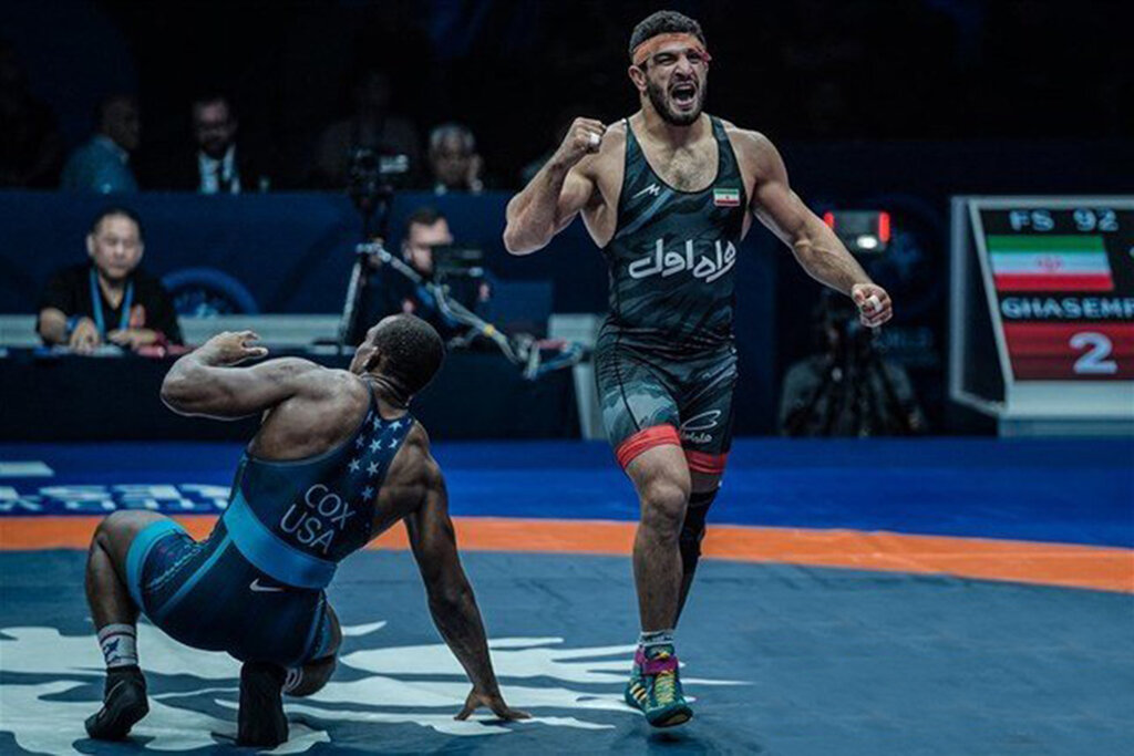 ملی پوش ایران: مثل کارگر روزمزد با من برخورد کردند | در اردوی تیم ملی لنگ می زدم اما...