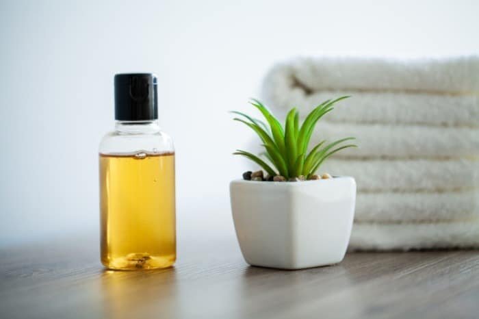 روغن خراطین چیست ؟ | ۵ خاصیت روغن خراطین و نحوه مصرف آن | تشخیص اصل بودن روغن خراطین