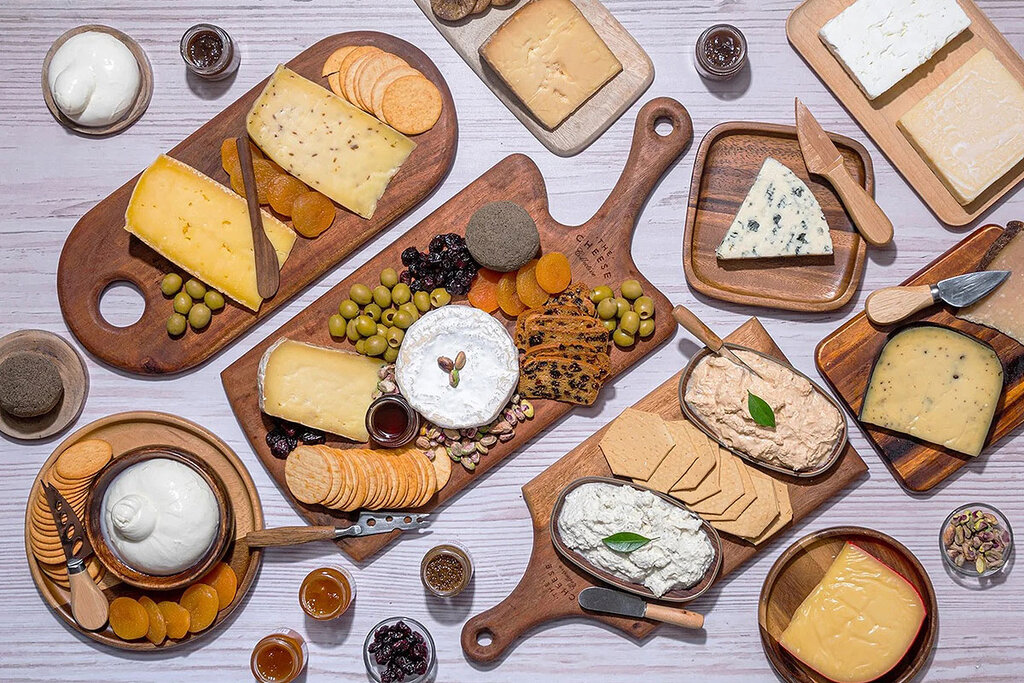 این افراد پنیر نخورند | خوردن پنیر با گردو بهتر است یا سیاه دانه؟