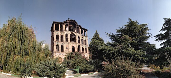 کاخ عشرت آباد