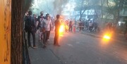 در تجمعات تبریز چه گذشت؟ | از آتش در کف خیابان تا سنگ زدن پلیس