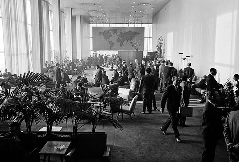 سازمان ملل - سالن شمالي استراحت - عكس قديمي
