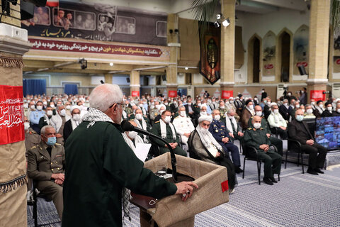 دیدار رزمندگان و پیشکسوتان دفاع مقدس با رهبر انقلاب اسلامی