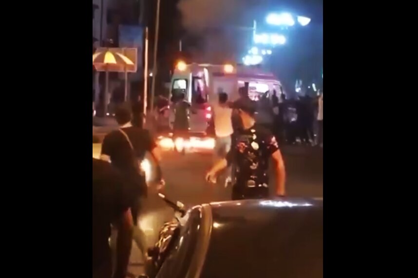 اتش زدن امبولانس در رشت