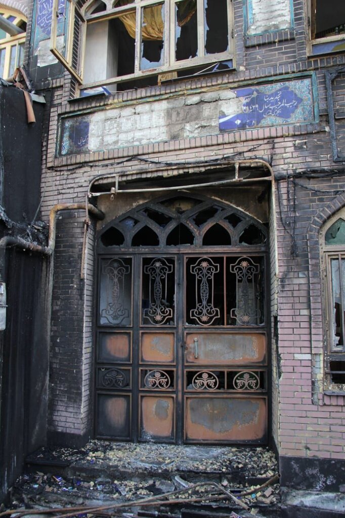 دستگیری عوامل به آتش کشیدن مسجد سبزه میدان رشت | انزجار شدید مردم رشت