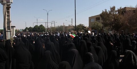 حضور زنان در راهپیمایی اول مهر