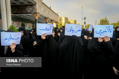 حضور زنان در راهپیمایی اول مهر