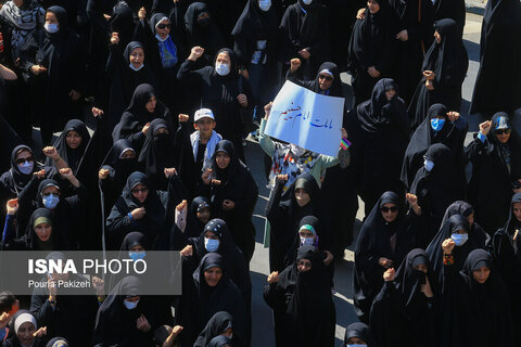 حضور زنان در راهپیمایی اول مهر