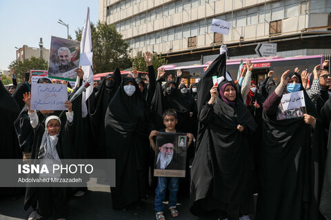 حضور زنان در راهپیمایی اول مهر