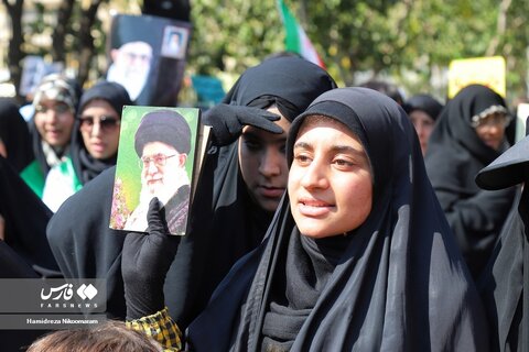 حضور زنان در راهپیمایی اول مهر