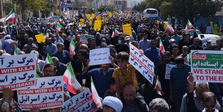 تصاویر | ایران علیه آشوب؛ خروش نمازگزاران کشور علیه اغتشاشات اخیر | درخواست راهپیمایان در سراسر کشور از قوهقضائیه