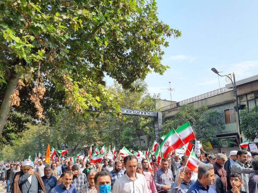 تصاویر | ایران علیه آشوب؛ خروش نمازگزاران کشور علیه اغتشاشات اخیر | درخواست راهپیمایان در سراسر کشور از قوهقضائیه