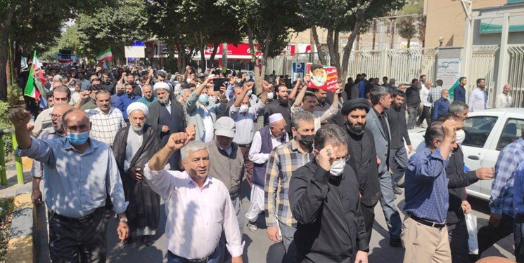 تصاویر | ایران علیه آشوب؛ خروش نمازگزاران کشور علیه اغتشاشات اخیر | درخواست راهپیمایان در سراسر کشور از قوهقضائیه