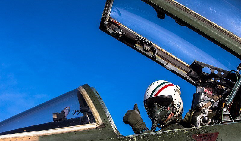 راهکارهای عجیب خلبان ها برای زنده ماندن