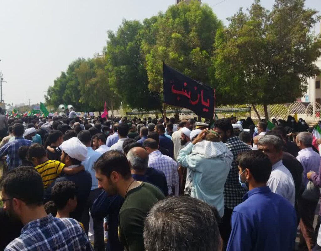 تصاویر | ایران علیه آشوب؛ خروش نمازگزاران کشور علیه اغتشاشات اخیر | درخواست راهپیمایان در سراسر کشور از قوهقضائیه