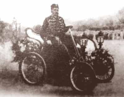 تصویر اولین خودرویی که وارد ایران شد