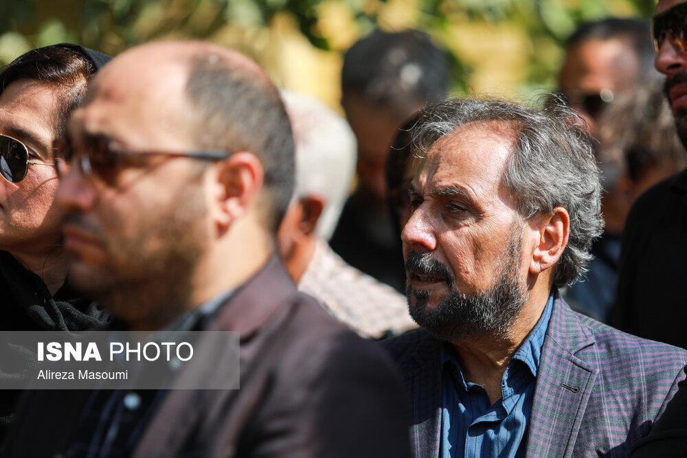 تصاویر | چهرهها در مراسم خاکسپاری امین تارخ | اشک های بی امان رضا کیانیان و چهره بهت زده و اندوهگین فاطمه معتمدآریا