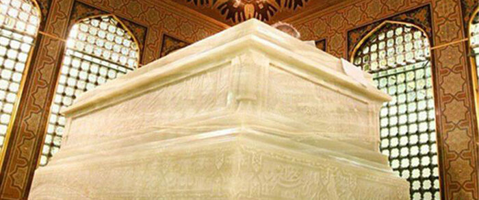 تصویر اولین و باارزش‌ترین سنگ مزار امام رضا (ع)