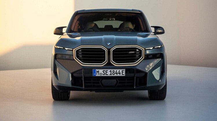 رونمایی از BMW XM | یک شاسیبلند هیجانانگیز