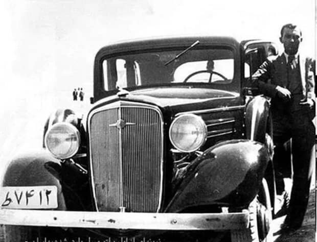 تصویری از محمدرضا پهلوی سوار بر اولین خودرو ایران