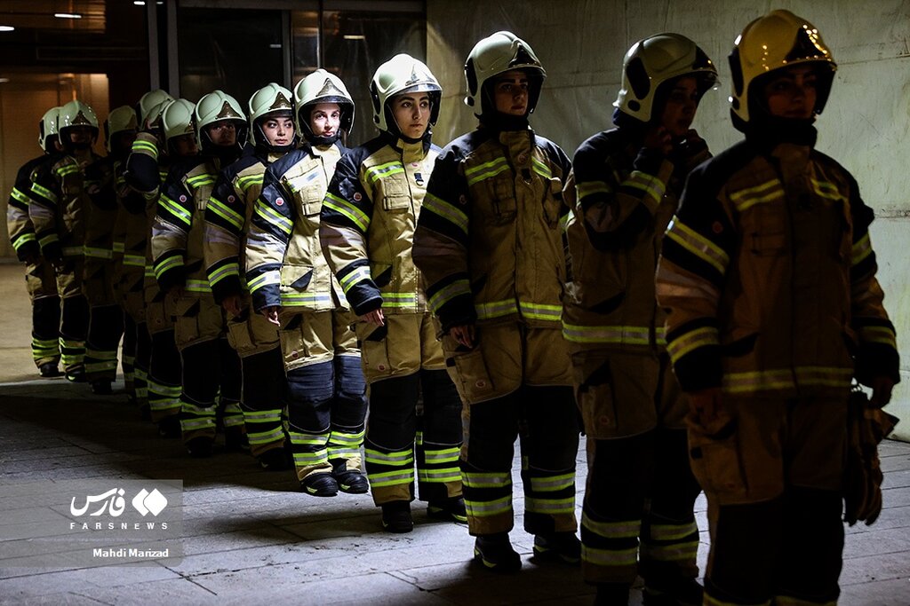 تصاویر اولین زنان آتش نشان تهران | پوشش و لباس زنان آتش نشان در ایران