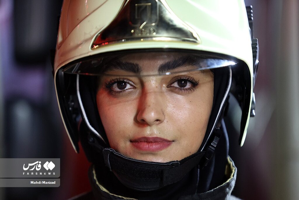 تصاویر اولین زنان آتش نشان تهران | پوشش و لباس زنان آتش نشان در ایران