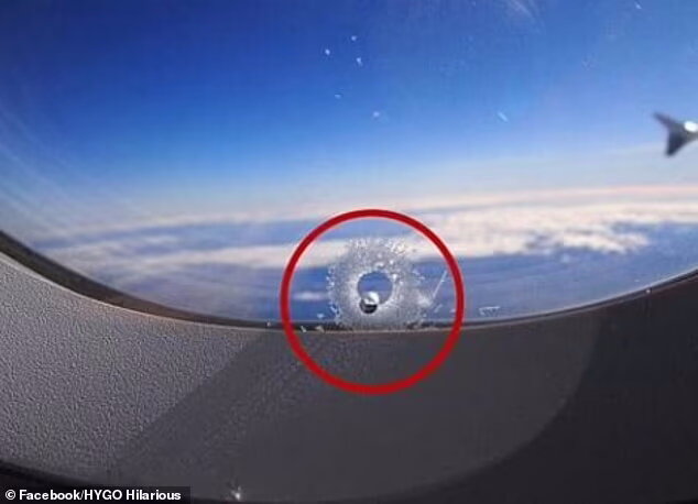 به این قسمت از پنجره هواپیما هرگز دست نزنید! | چرا نباید سر را به پنجره هواپیما تکیه داد؟ | سوراخ خونریزی هواپیما کجاست؟