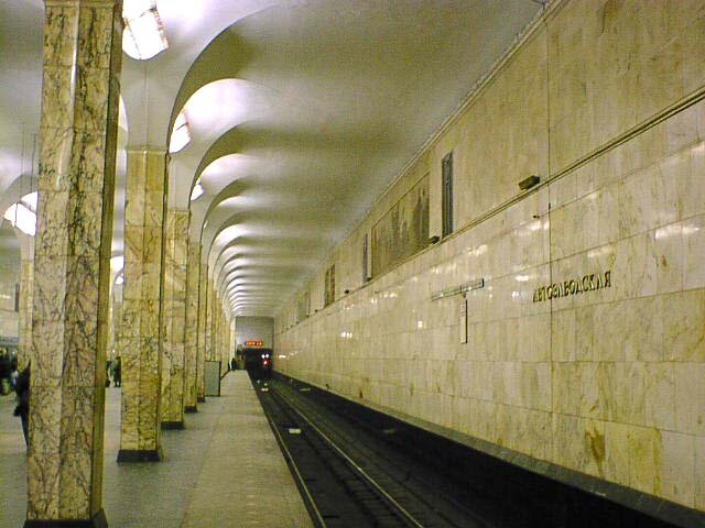 تصاویر زیباترین ایستگاههای متروی جهان | مجسمه ۵۰ متری تا ایده ساخت محوطه باستانی در اعماق زمین