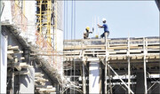 کارگران ساختمانی همچنان بلاتکلیف | در انتظار تصویب قانون جدید برای بیمه